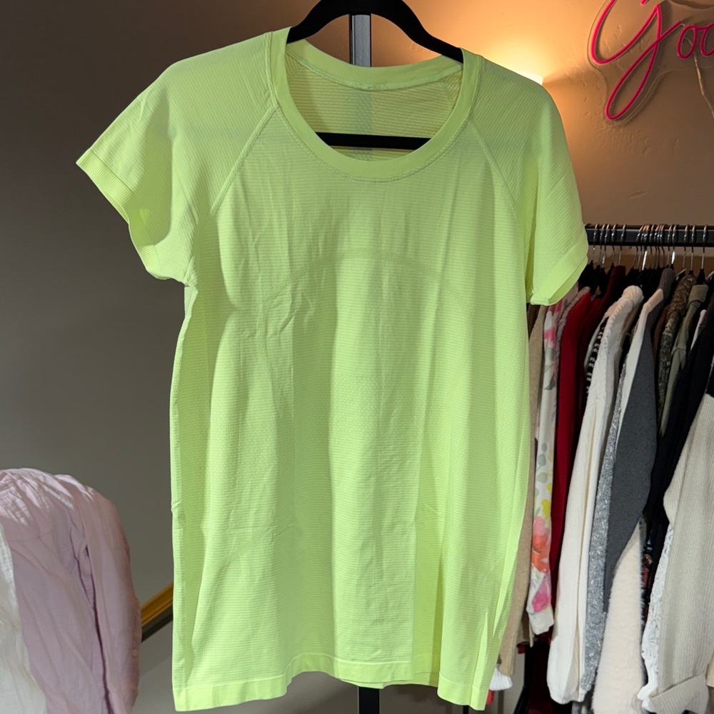 Lululemon Swiftly Tech Lime Short Sleeve 12 NWOT